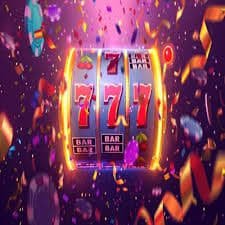 Antarmuka aplikasi mobile b8svip menampilkan daftar turnamen kasino langsung dan leaderboard